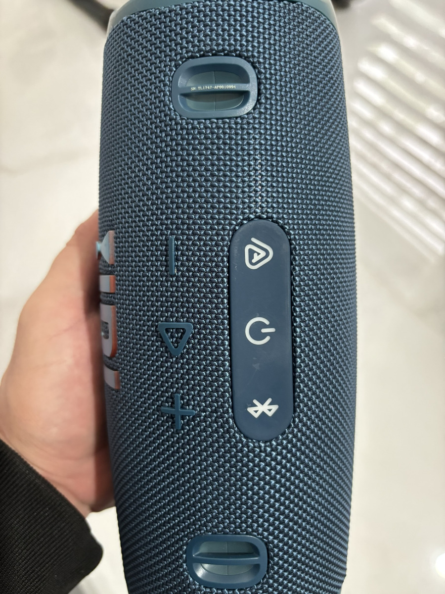 Bocina Bluetooth Charge 6 Azul Marino - Alto Rendimiento - México - Sonix MX