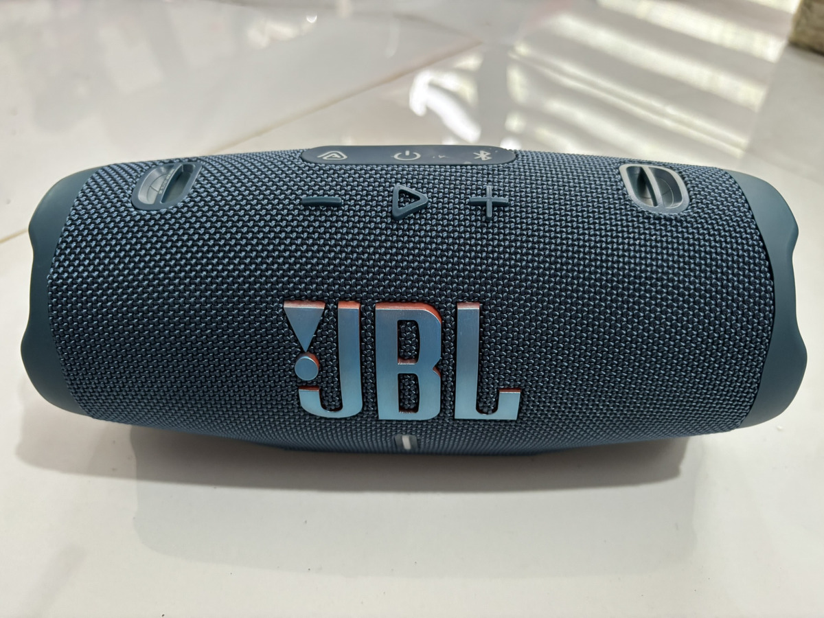 Bocina Bluetooth Charge 6 Azul Marino - Alto Rendimiento - México - Sonix MX